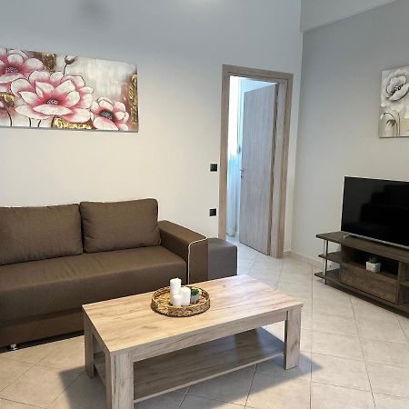 Little Nest - Luxury Living Apartment คอสทาวน์ ภายนอก รูปภาพ