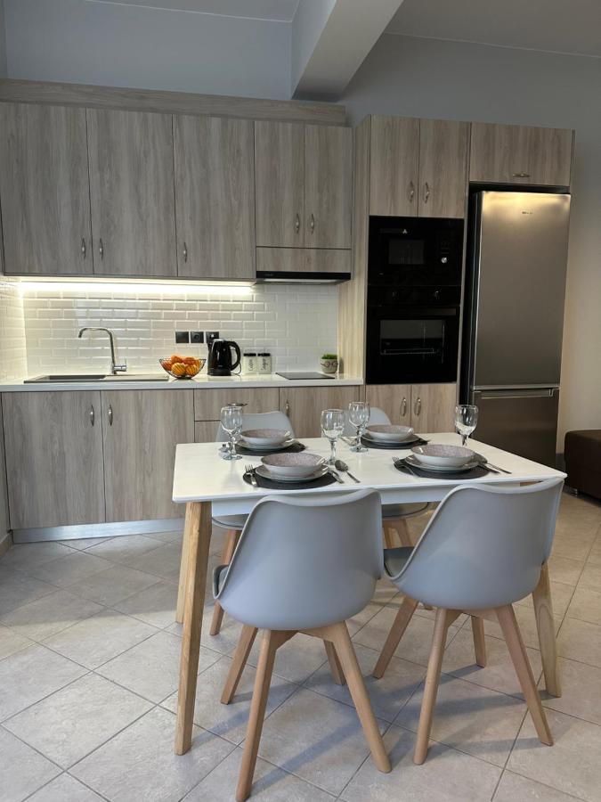 Little Nest - Luxury Living Apartment คอสทาวน์ ภายนอก รูปภาพ